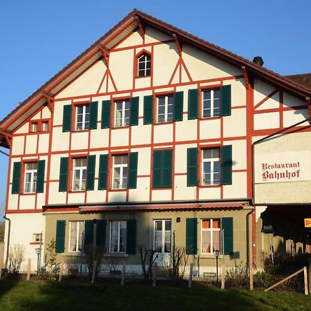 Hotel Restaurant Bahnhof Schüpfen Buitenkant foto