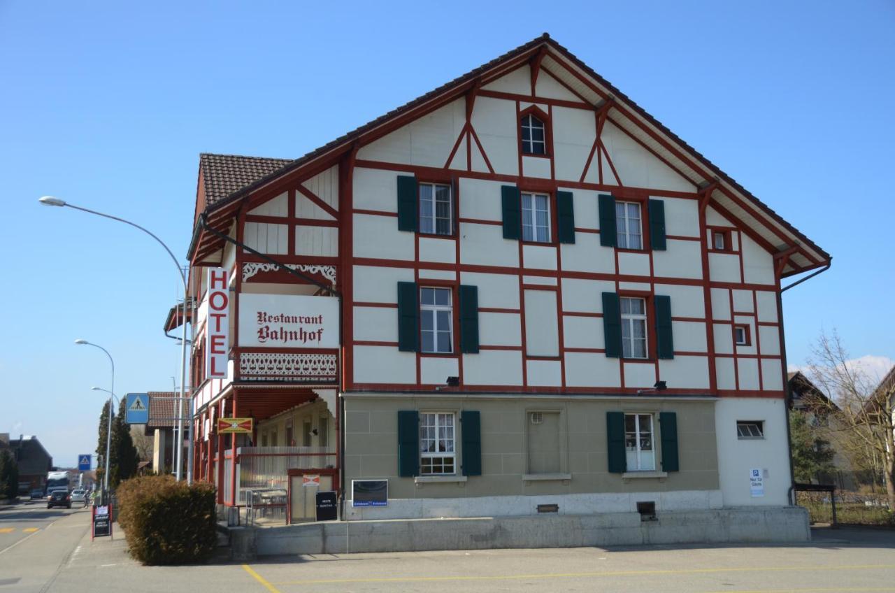 Hotel Restaurant Bahnhof Schüpfen Buitenkant foto