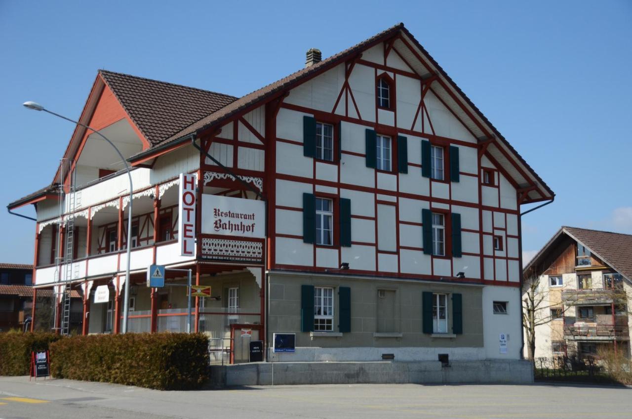 Hotel Restaurant Bahnhof Schüpfen Buitenkant foto